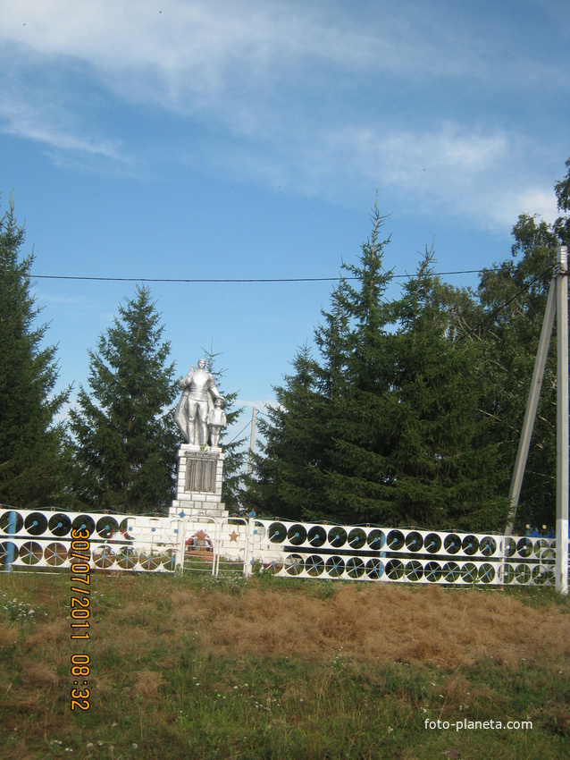 памятник павшим воинам  в с.Новое Ильмово
