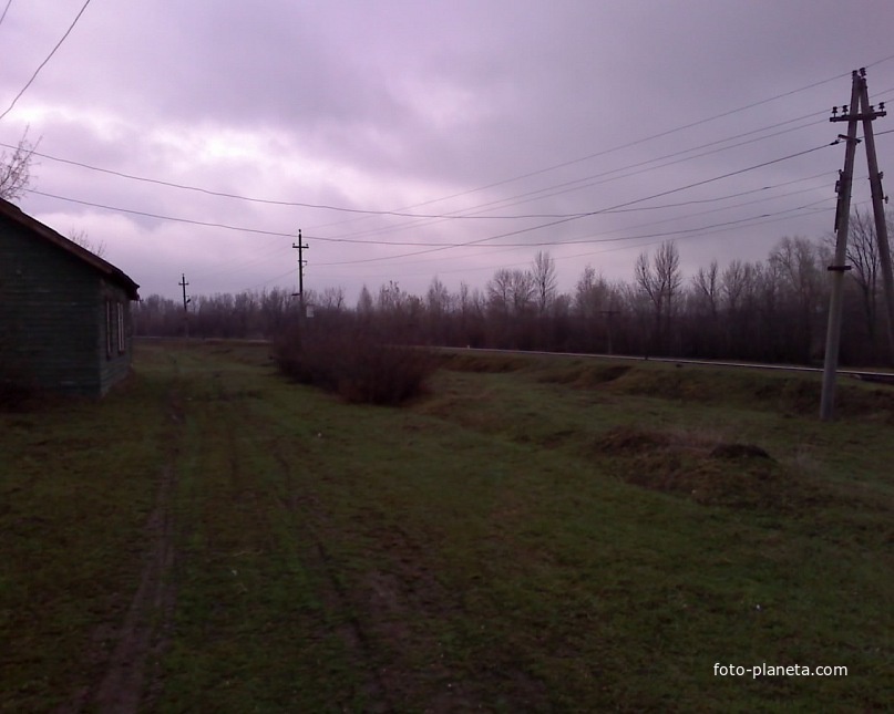 Вечером у остановки Ж/Д