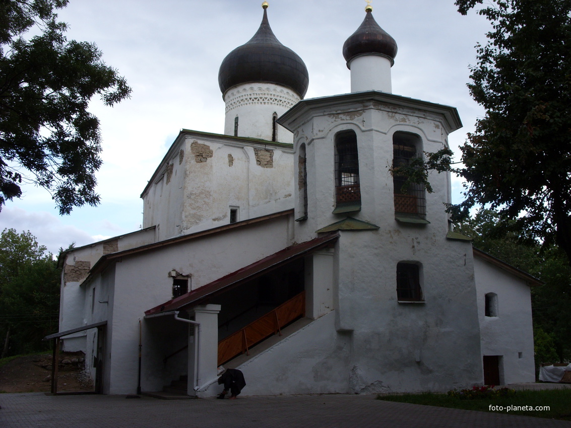 Храм Василия на Горке в Пскове