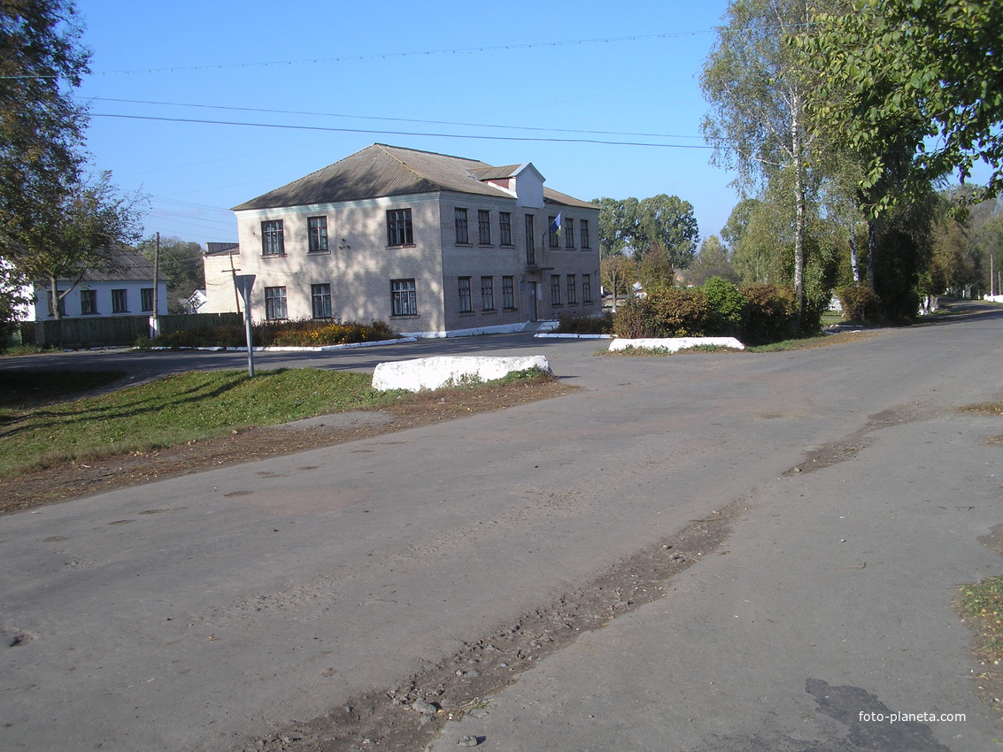 Здание администрации села Четырбоки