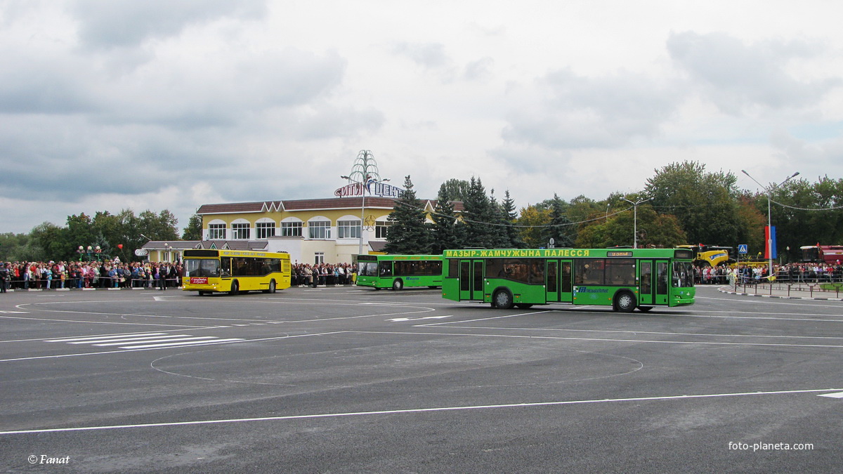 Автобусы городу в подарок (празднование Дня города в 2010г.)