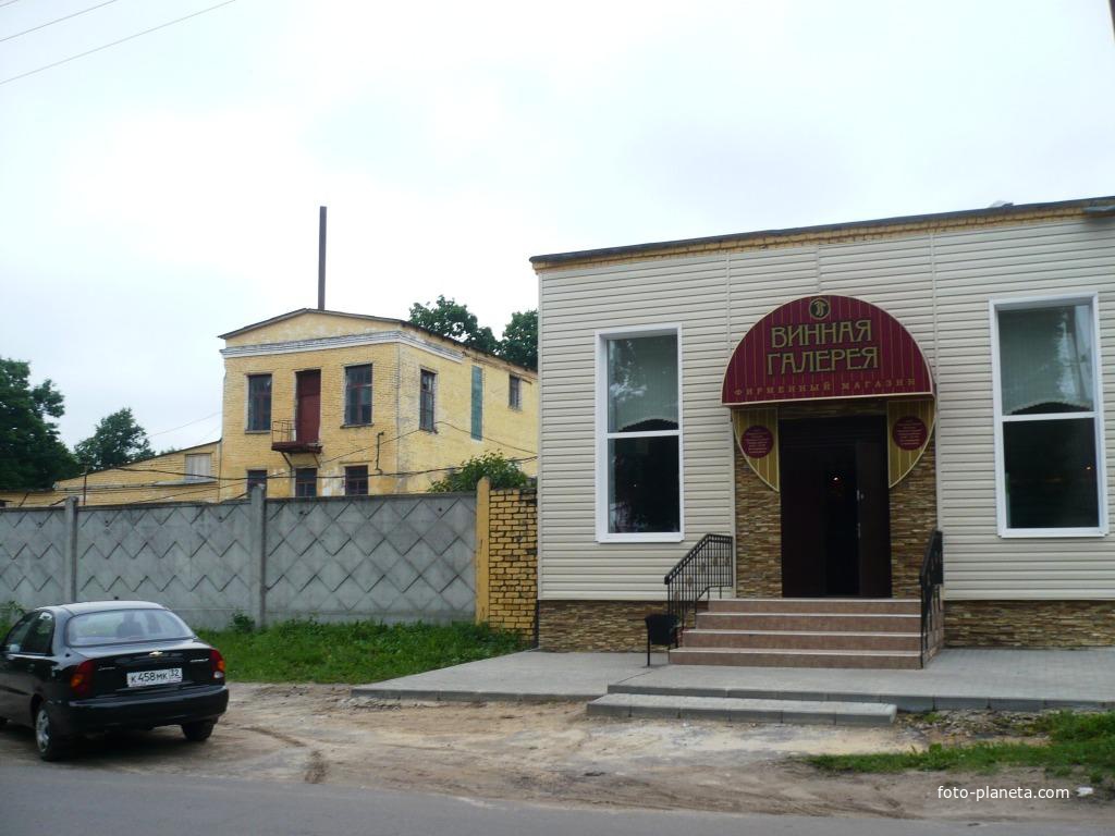 Пищекомбинат и магазин