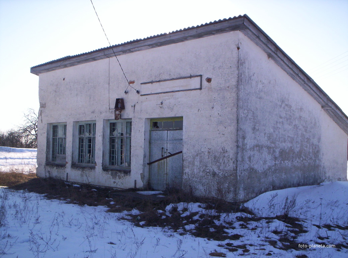 Здание бывшего магазина в Еськовке.
