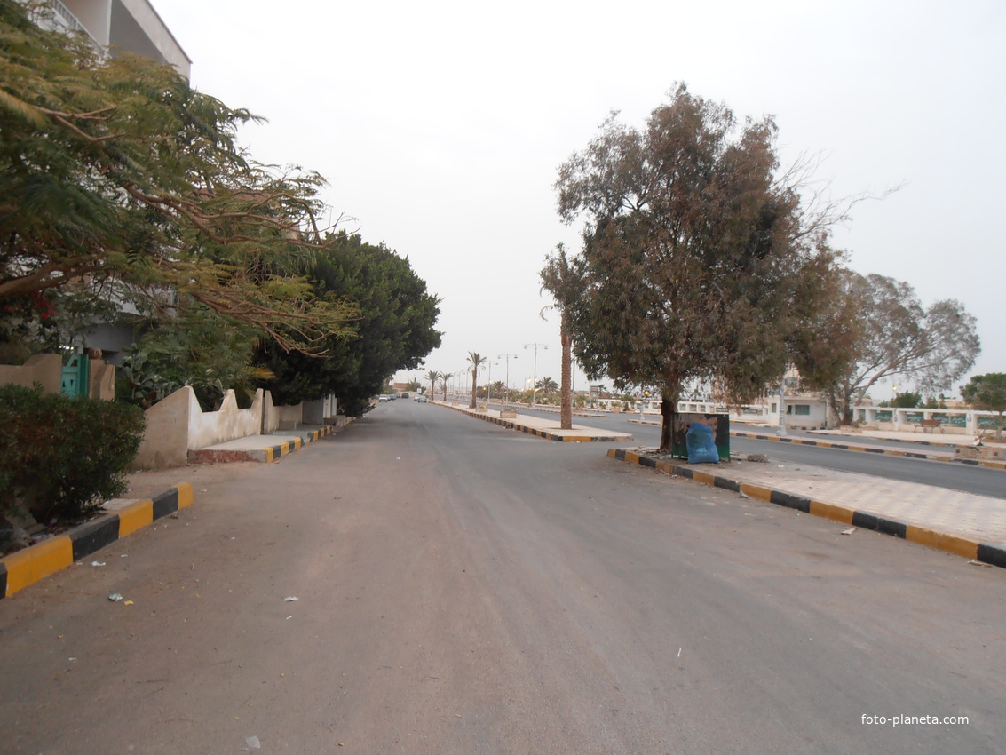 Road in Safaga около ресторана Али Баба (Софага)
