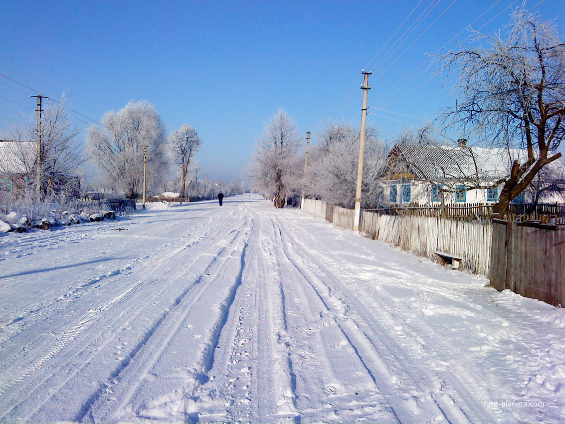 Зимовий вид на вулицю 40-річчя Перемоги ( в народі Антони )