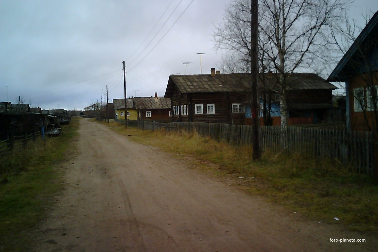 Центральная улица в деревне