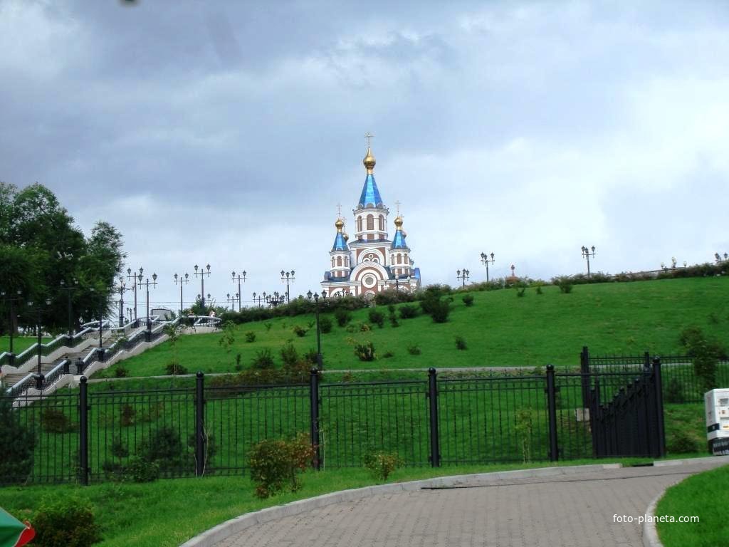 Успенский собор (с набережной)