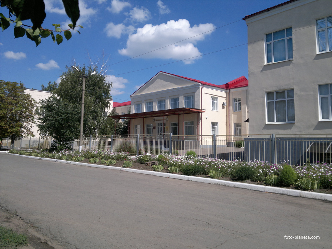 Каменоломни. Гимназия 20 им. С.С. Станчева.