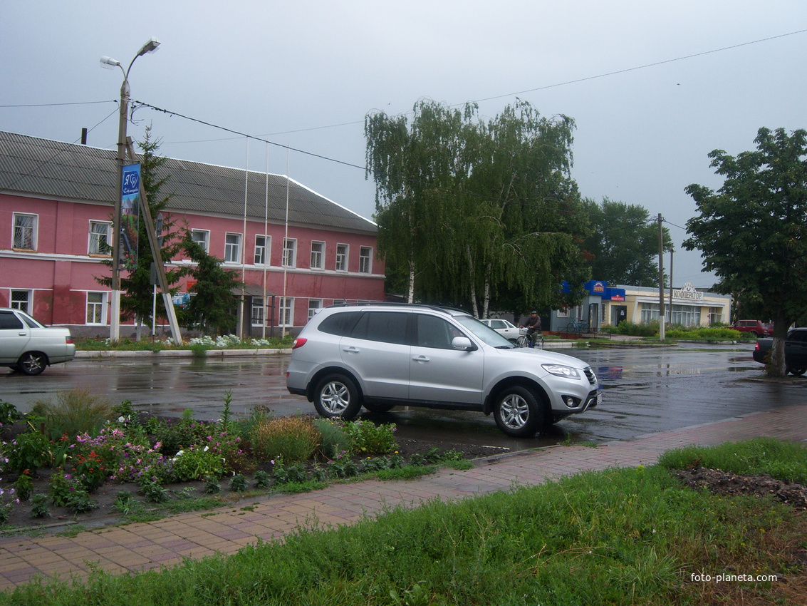 Центр поселока Солнцево  Курской области, август 2012 г.
