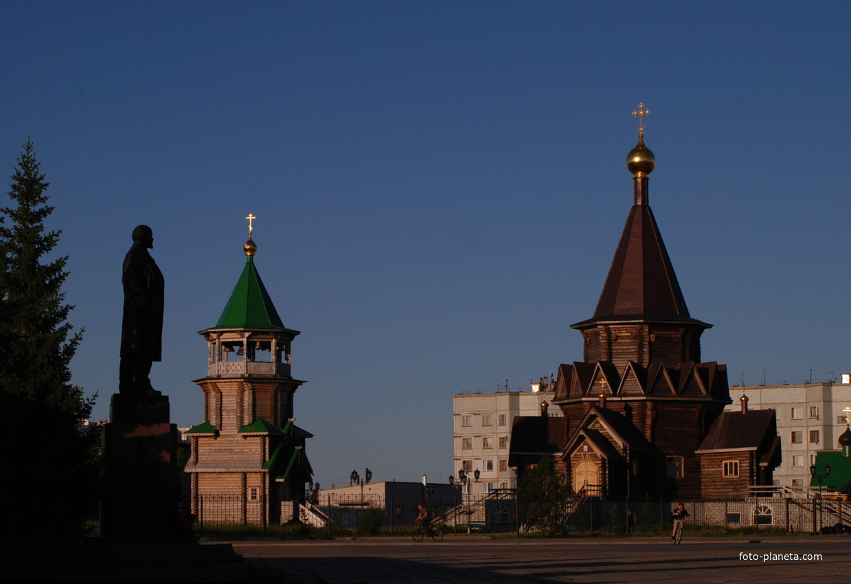 Ленин, звонница, церковь