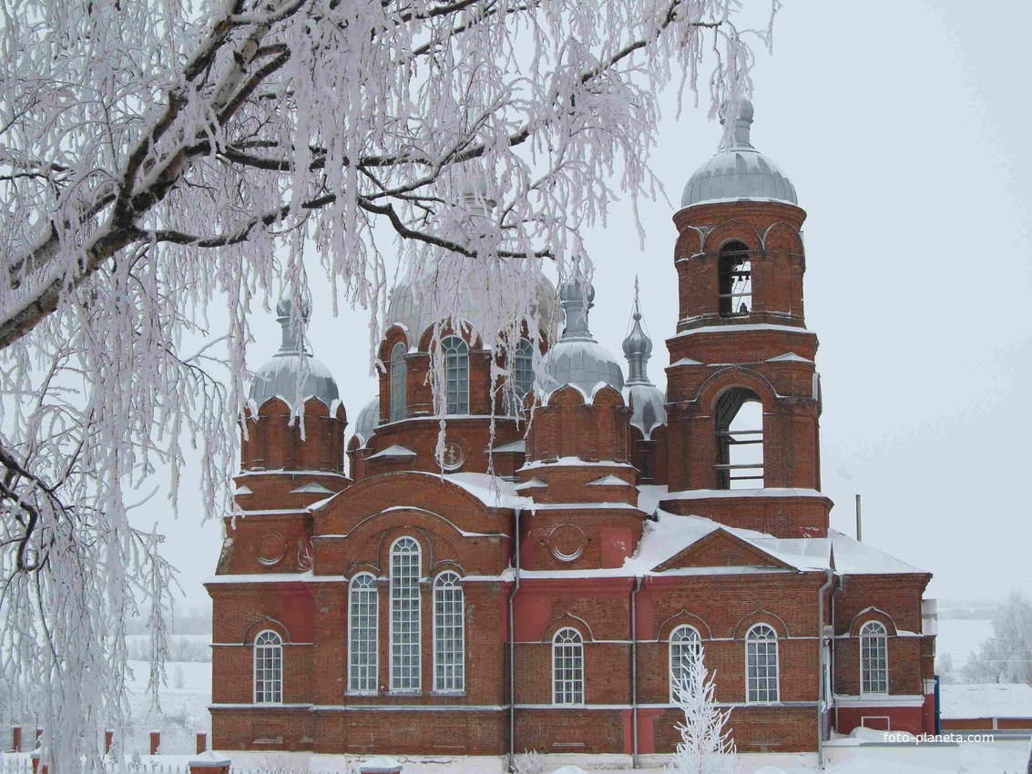 Чамзинка мордовия. Маколово Чамзинский район Церковь. Маколово Мордовия храм. Чамзинский район-храм Казанской иконы Божией матери с. Маколово. Храм Чамзинка Мордовия.