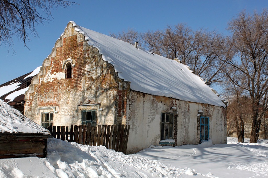 Старинное здание вет-клиники времен графа Орлова.