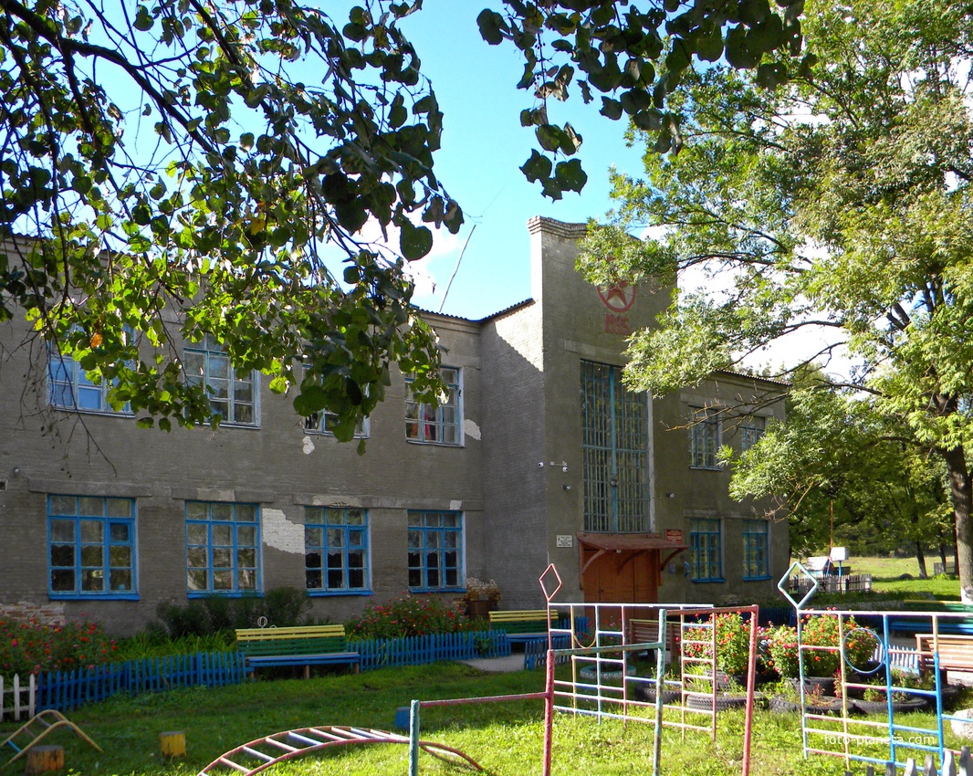 Школа села Дмитриевка