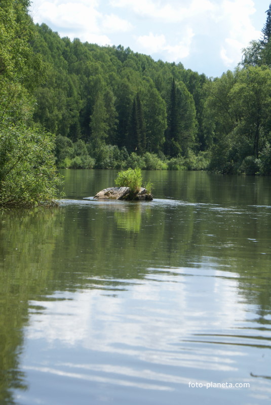 Немного ниже в реку Мрассу впадает правый приток Узас.
