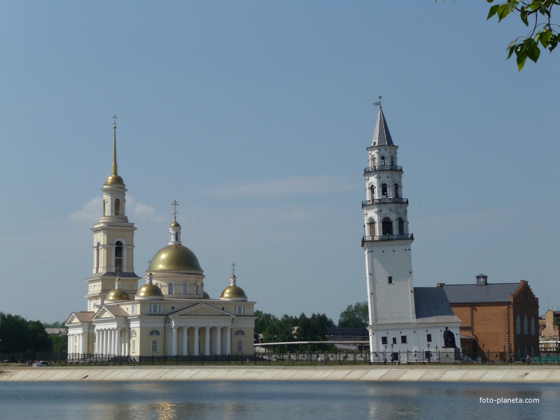 Невьянск. Башня Демидова и храм