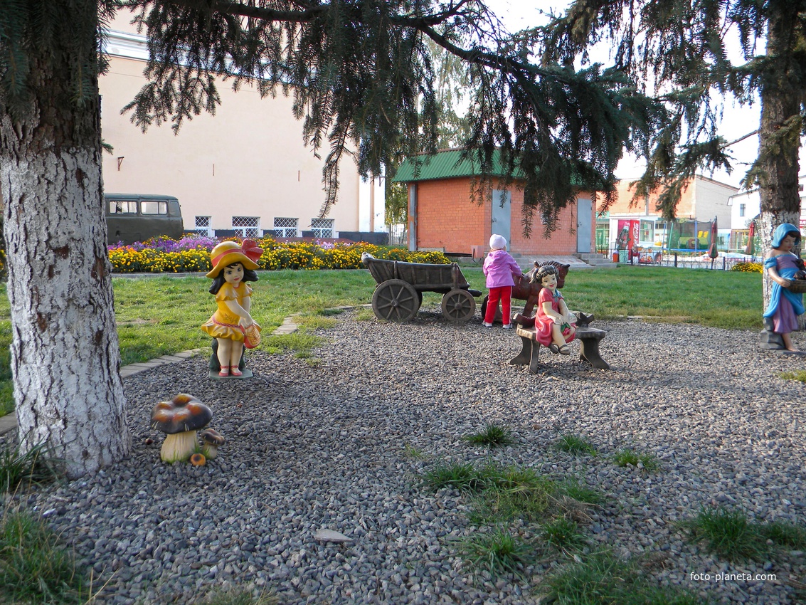 Детская площадка в городе Суджа