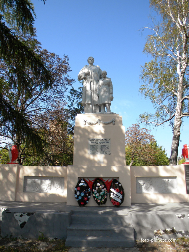 Памятник Воинской Славы в селе Искра