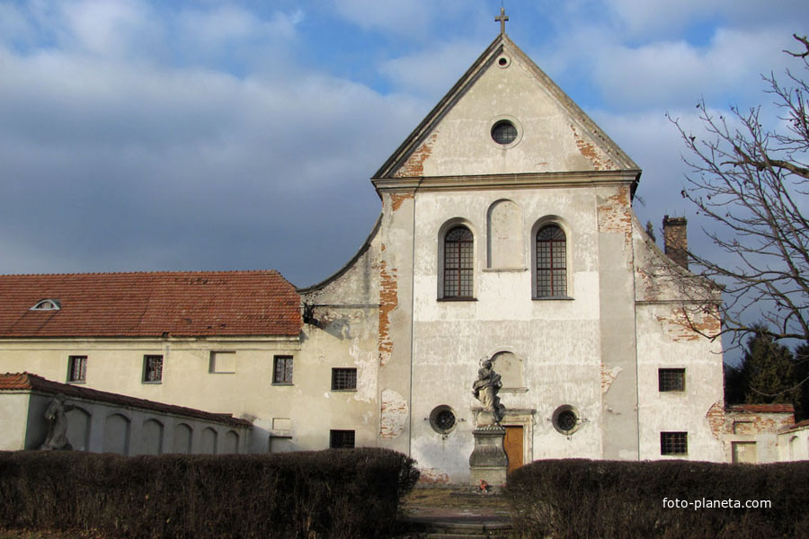 Католический монастырь XVIII века