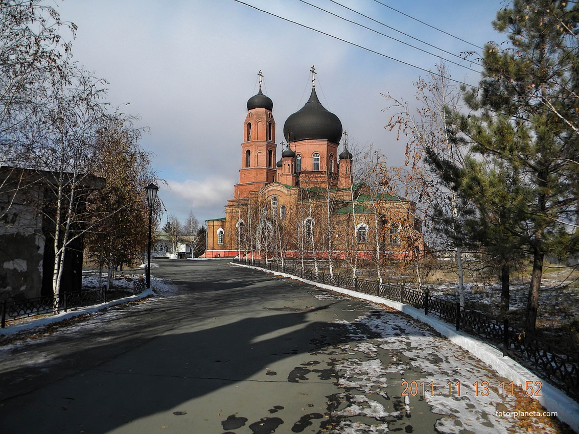Старый город .каменная церковь Покровского женского монастыря