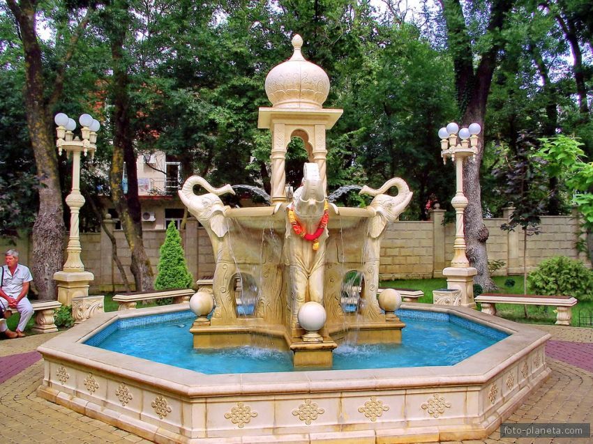 Индийский фонтан в &quot;Старом парке&quot;