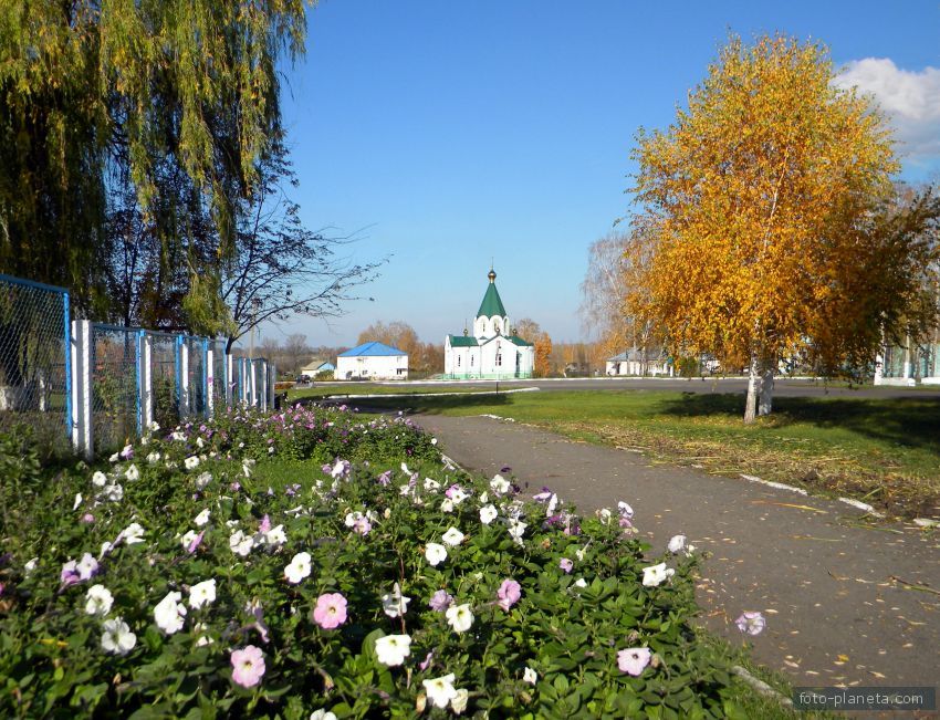 Свято-Троицкий храм в селе Журавка