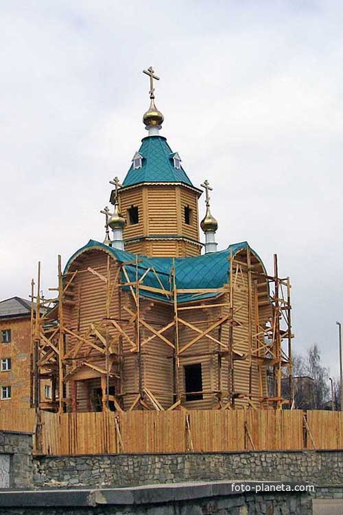 Строящаяся церковь
