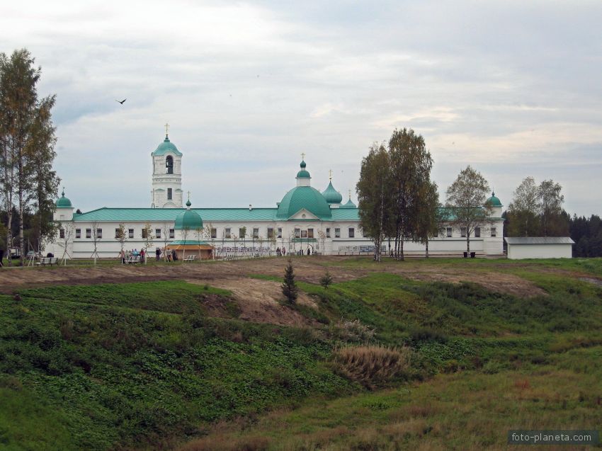 Александра-Свирский мужской монастырь.