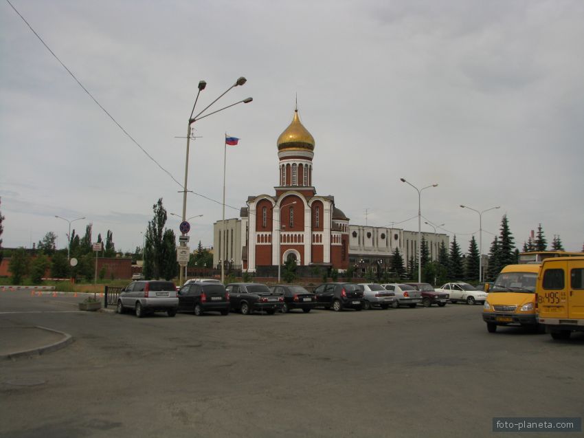 Восточное шоссе. Церковь Дмитрия Донского