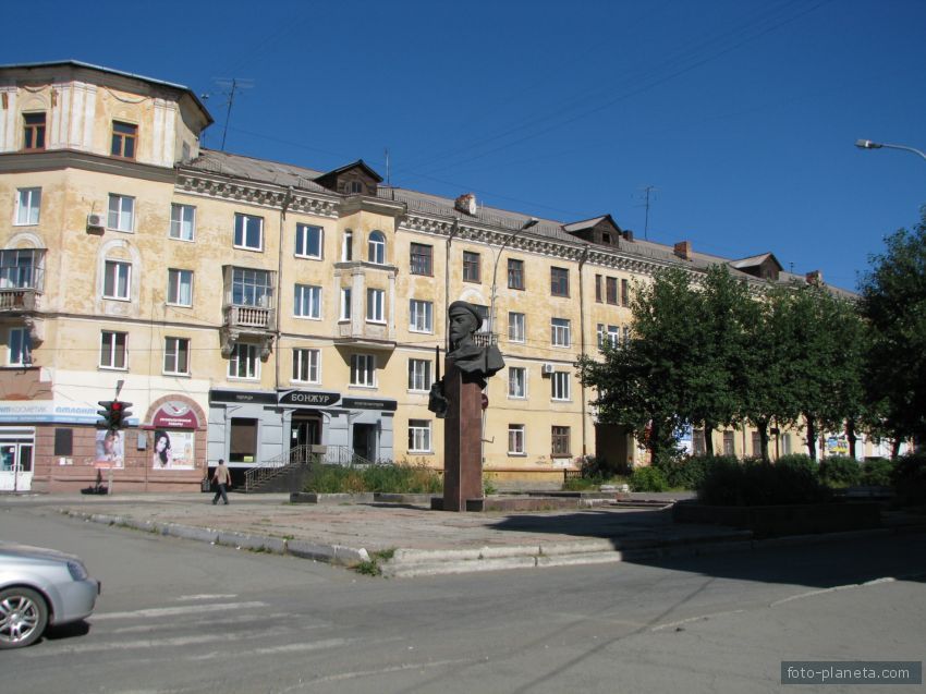 Памятник Дзержинского на ул. Дзержинского