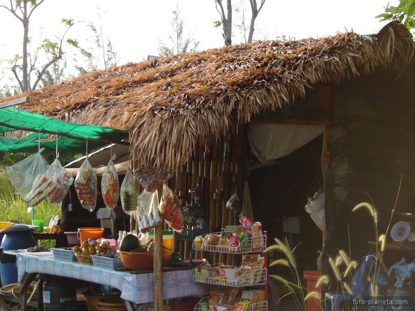 Провинция Сатун. Магазин в деревне на острове Липе.