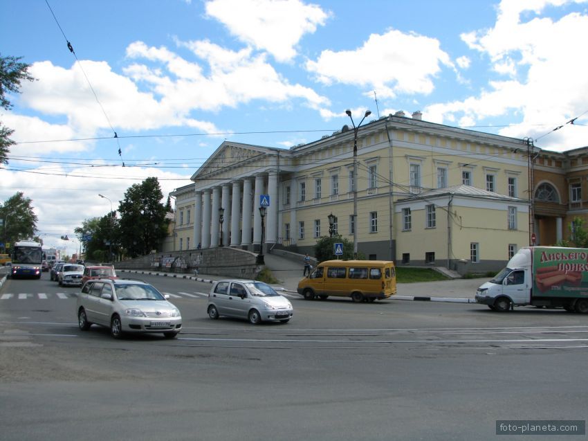 Бывший горсовет. Ныне Краеведчиский  музей на ул. Ленина