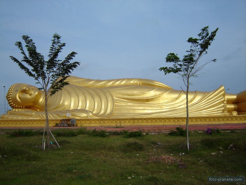 Сонгкхла. Золотой Будда на острове Йо.