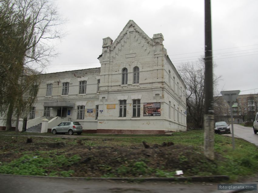 Старое здание на улице Ильича