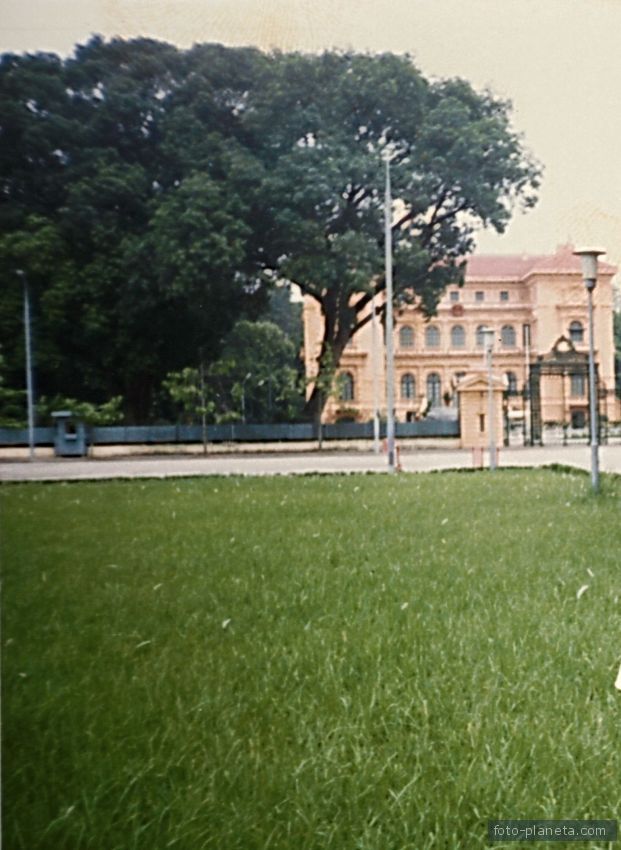 Ханой, административное здание на площади