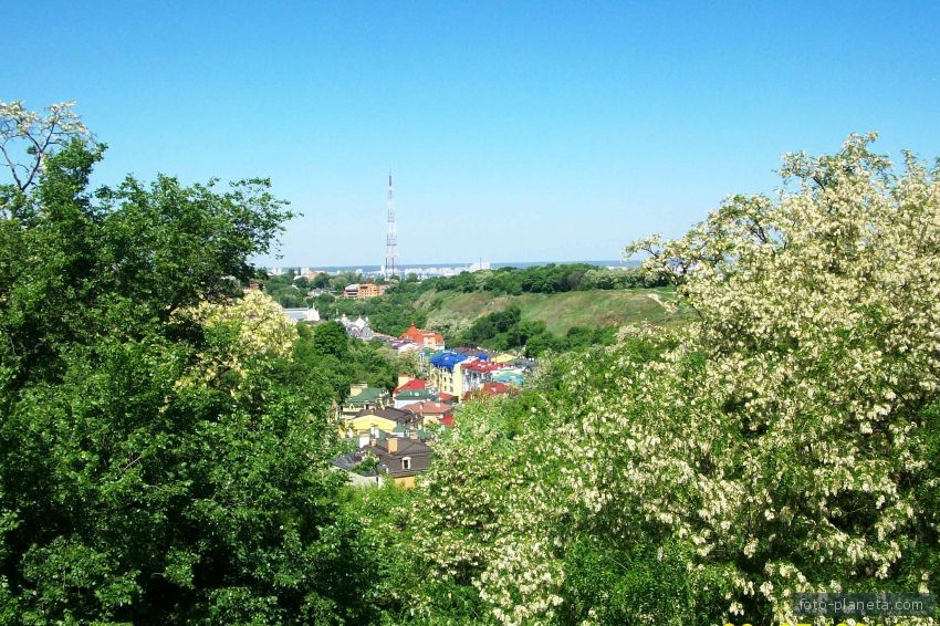 Киев, вид с Пейзажной аллеи на урочище Гончары
