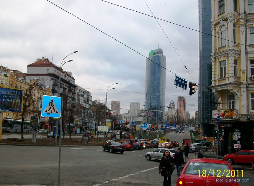 Киев, ул.Басейная, вид на бизнес-центр &quot;Парус&quot;