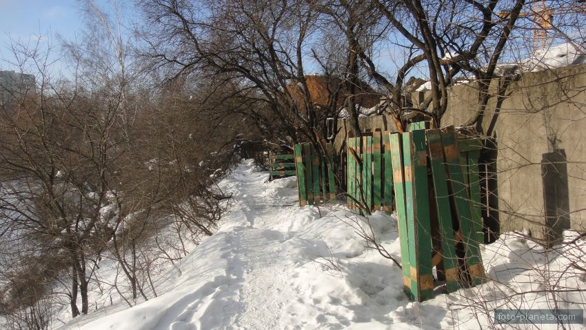 Тропинка у Загорьевского пруда