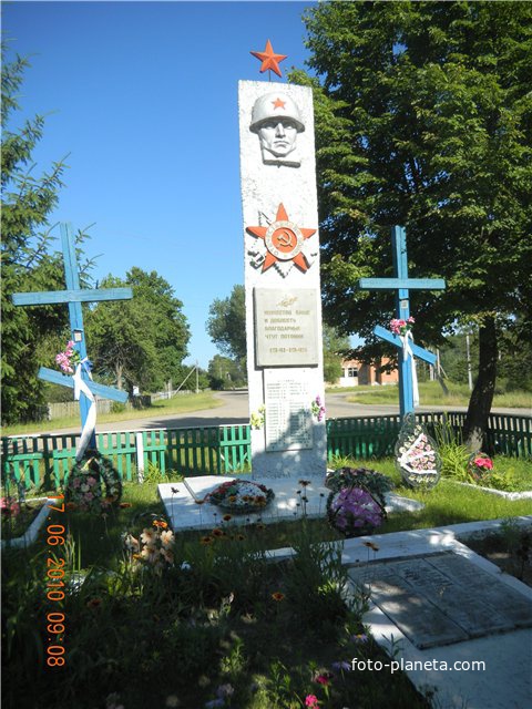 Памятник в деревне Броды