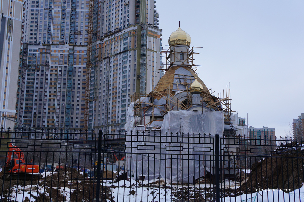 Строится церковь