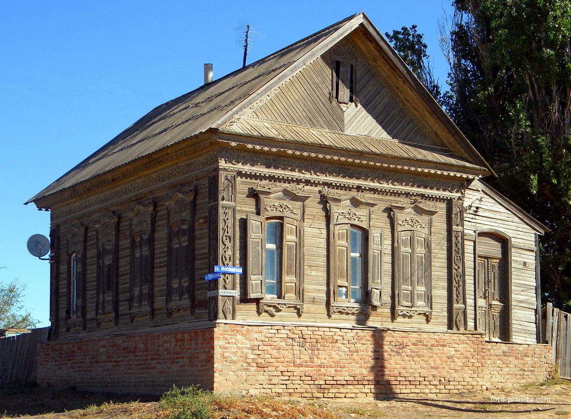 Деревянный дом села Никольское