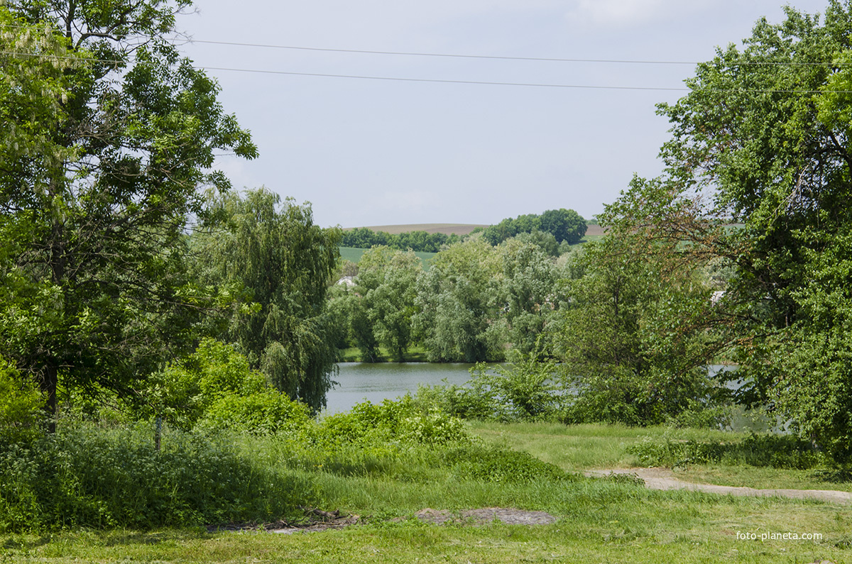 Озеро в центре села_2012г.