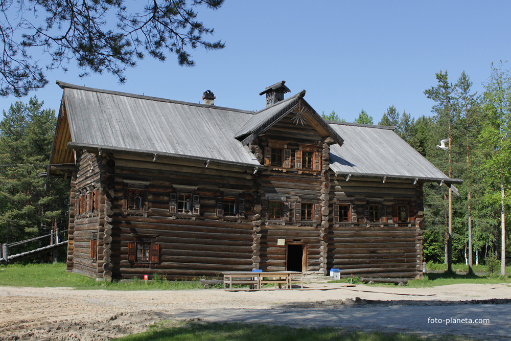 Дом-двор Пухова