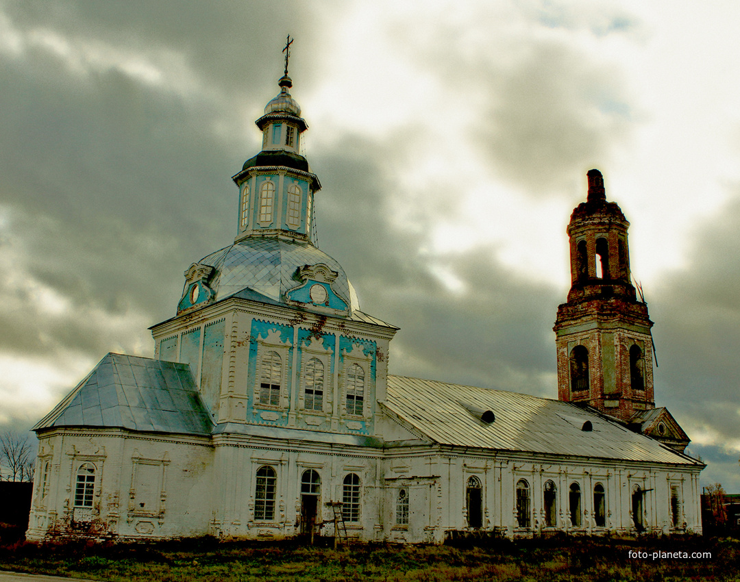 Церковь в селе Петровское