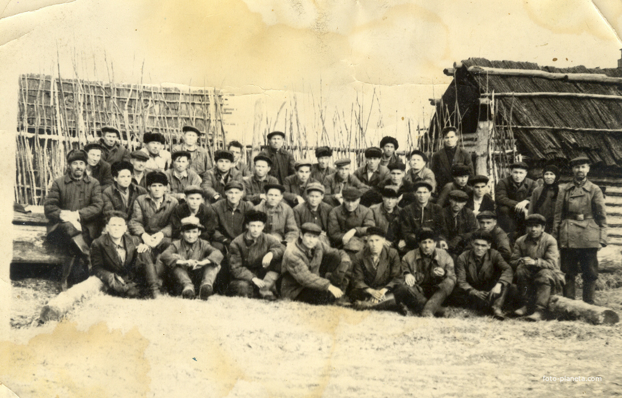 Плотники деревни. Фото конца 1950 г.