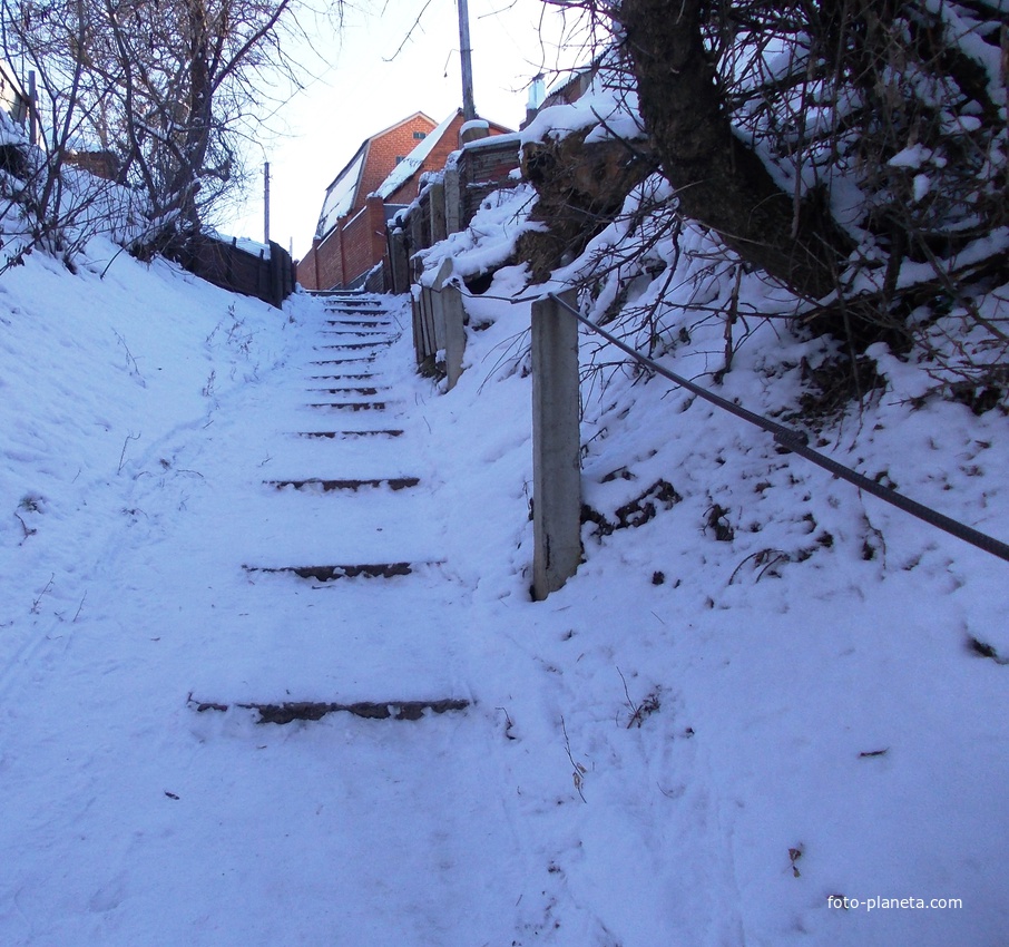 Пешеходная лестница от Шорникового колодца.