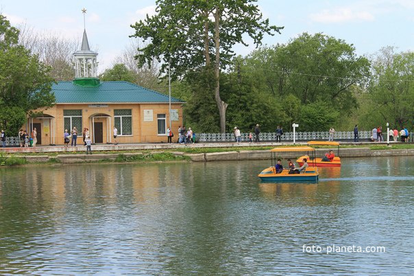 Парк культуры и отдыха им.Гагарина. лодочная станция на оз.Верхнее