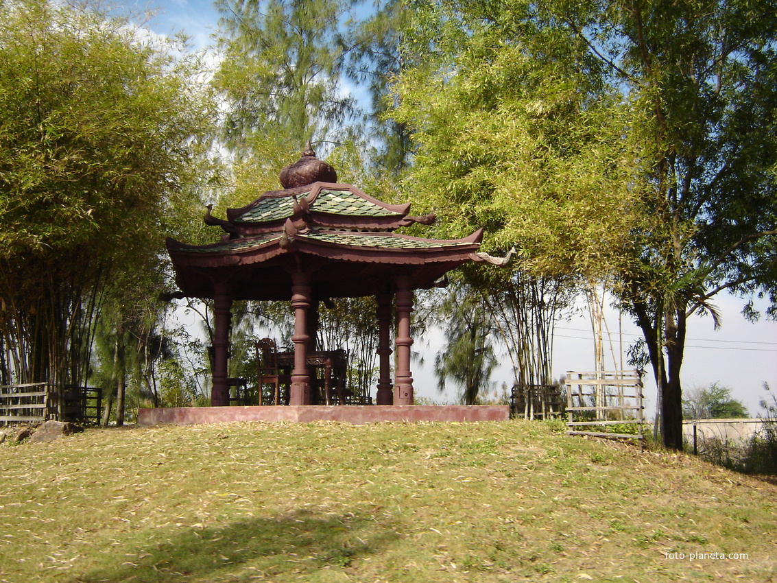 Парк-музей  Мыанг Боран, более известный как Ancient Siam (Древний Сиам).
