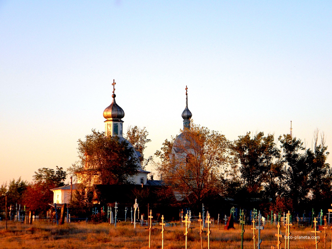 Петропавловский храм в селе Черный Яр