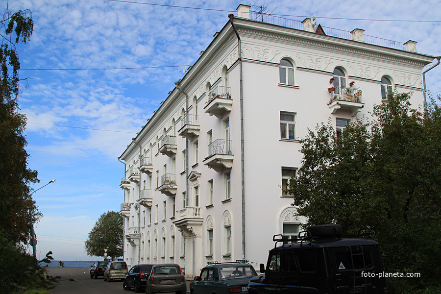 Дом № 1 по улице Логинова