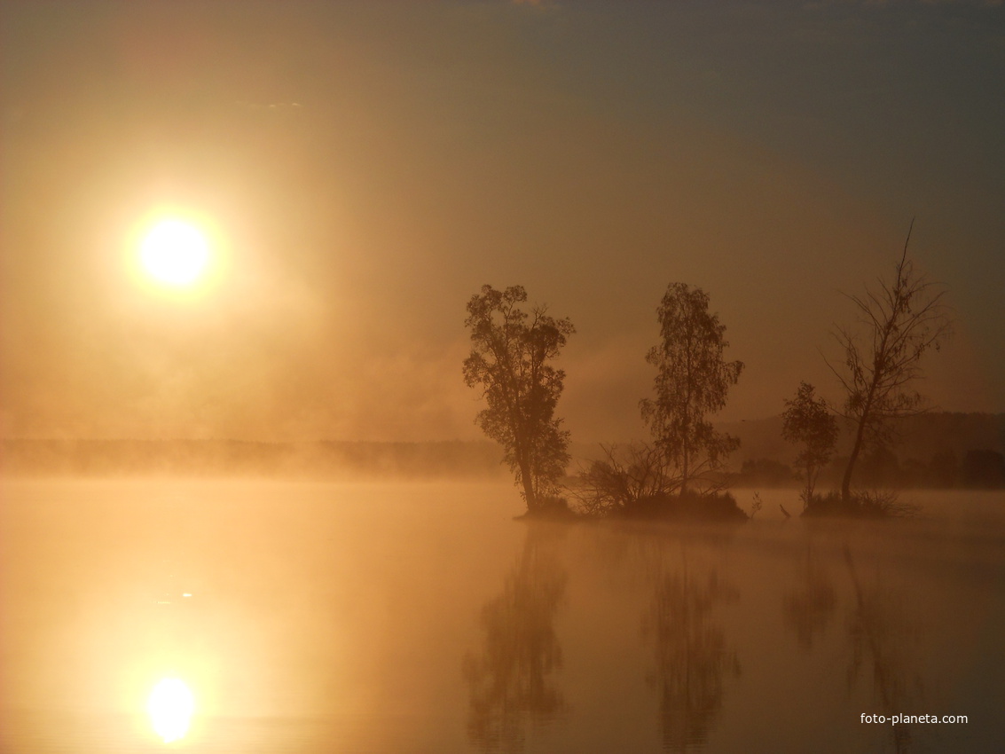 восход солнца над Знобь-Новгородским